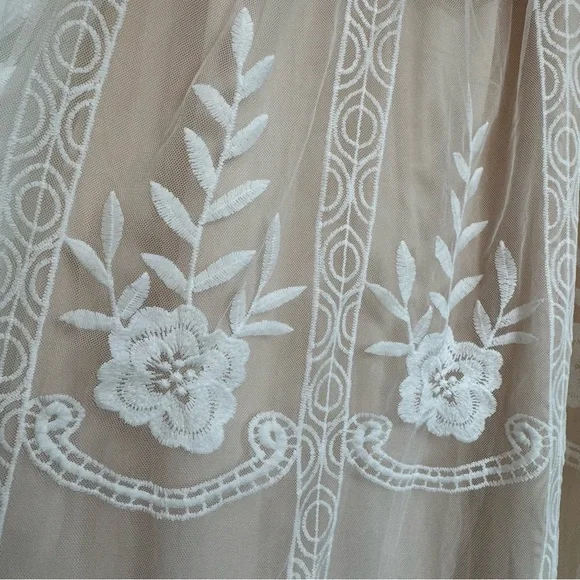 XS NWT Baltic Born Maxi Dress Off White Cream Lace Maxi Guinevere Off Shoulder - Picture 10 of 16